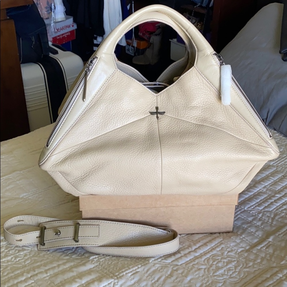 Puor La Victoire nude purse